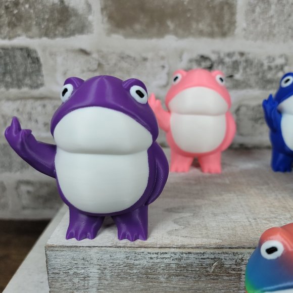 Cheeky Middle Finger Frog | Gag Gift | Fun Desk Toy | Decor | 3D Printed - Picture 7 of 17